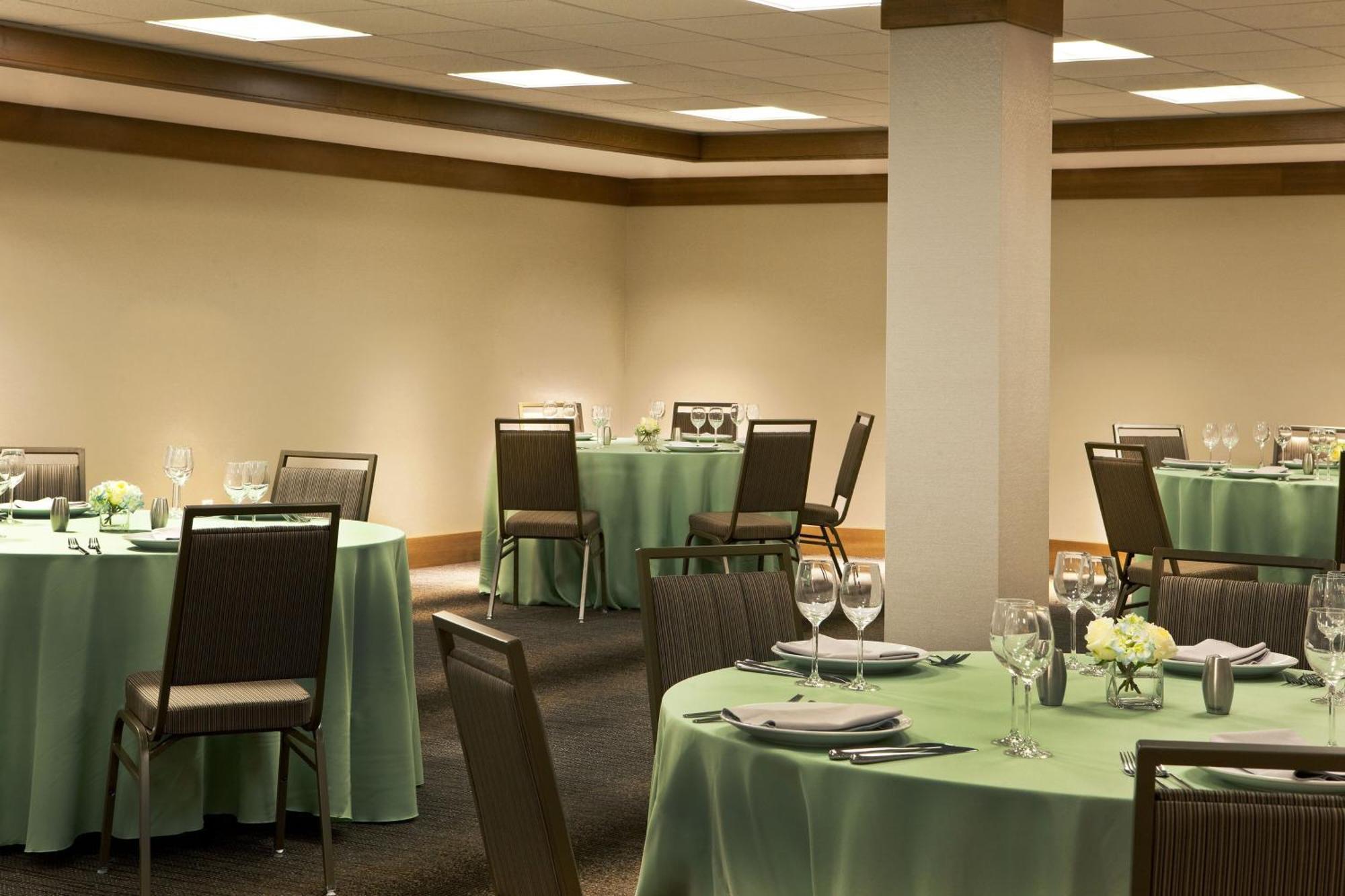Отель The Westin Portland Harborview Экстерьер фото